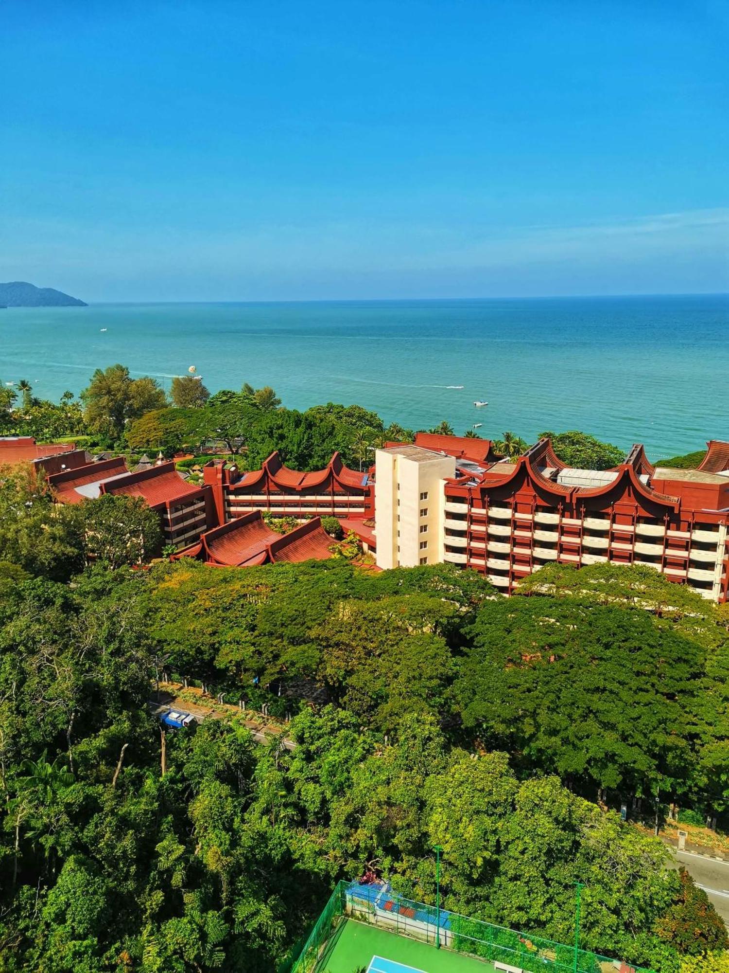 Airbnb At Sri Sayang Batu Ferringhi Beach Extérieur photo