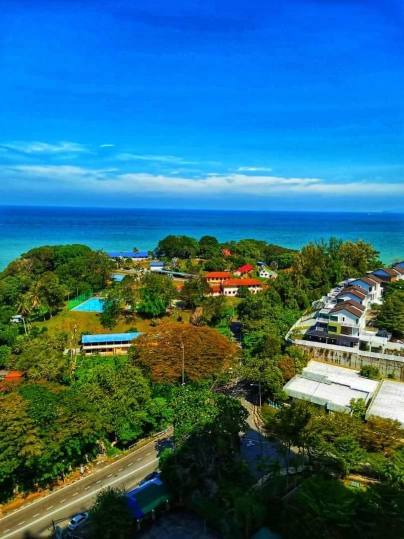 Airbnb At Sri Sayang Batu Ferringhi Beach Extérieur photo