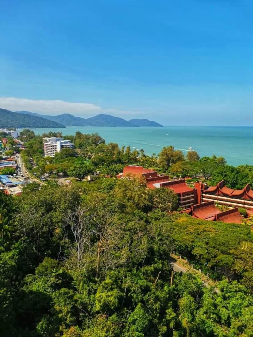 Airbnb At Sri Sayang Batu Ferringhi Beach Extérieur photo