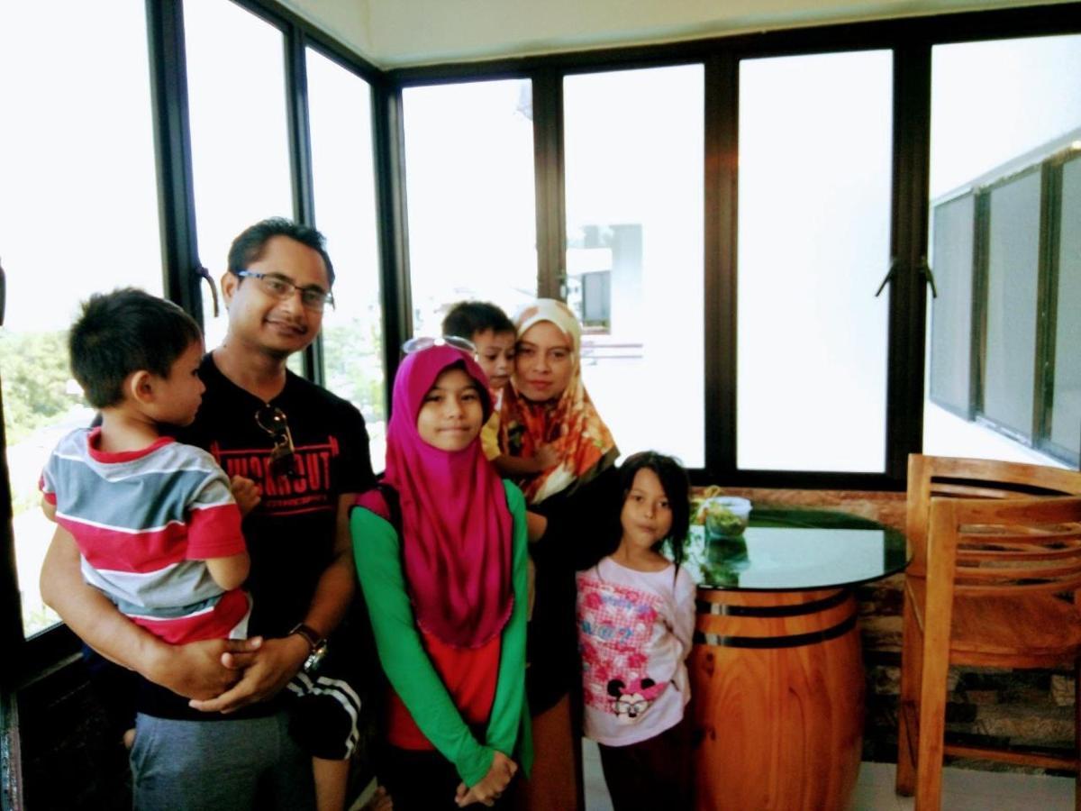 Airbnb At Sri Sayang Batu Ferringhi Beach Extérieur photo