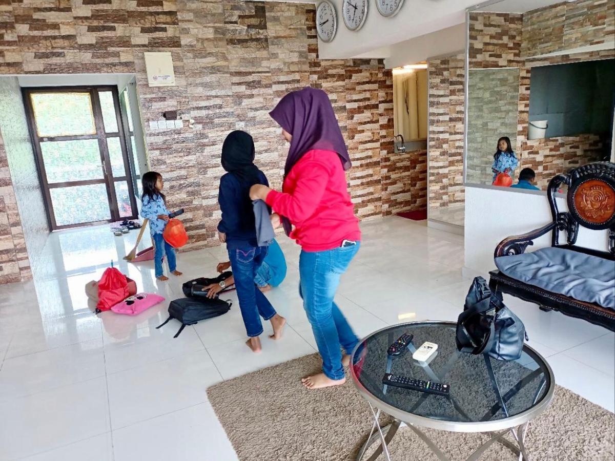 Airbnb At Sri Sayang Batu Ferringhi Beach Extérieur photo