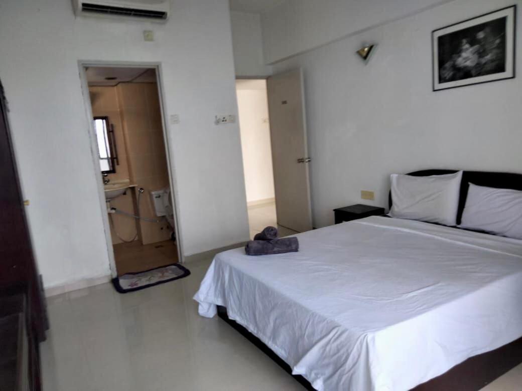 Airbnb At Sri Sayang Batu Ferringhi Beach Extérieur photo